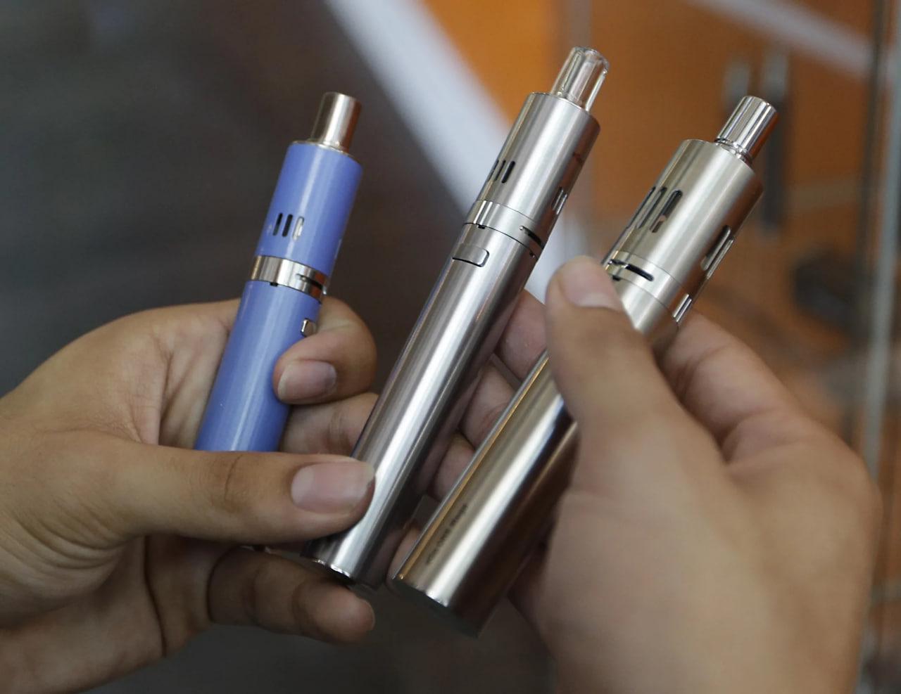 В Минздраве разработали законопроект о полном запрете продажи электронных сигарет