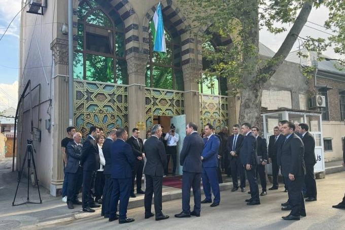 В Азербайджане открылось первое почетное консульство Узбекистана