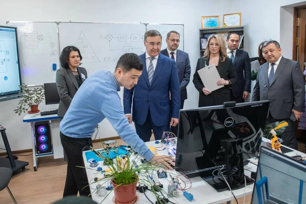 «Это большое достижение» – Министр образования России высоко оценил деятельность российских вузов в Узбекистане