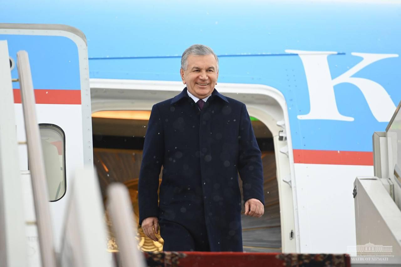 Шавкат Мирзиёев прибыл в Москву с рабочим визитом