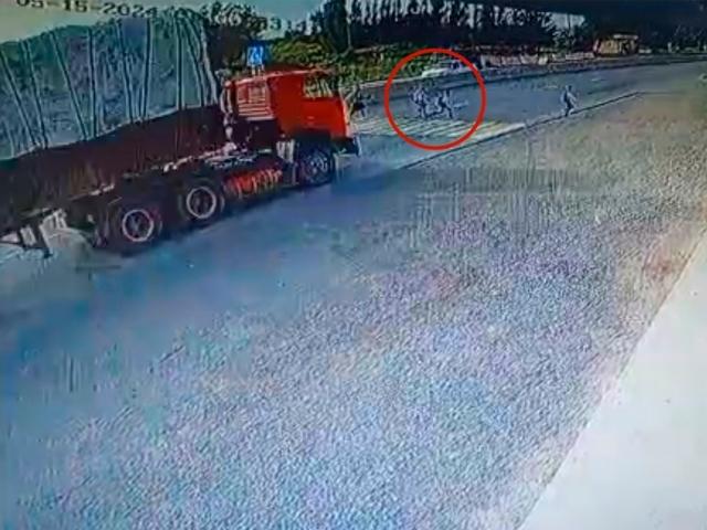 В Кашкадарье второклассник погиб после наезда грузовика