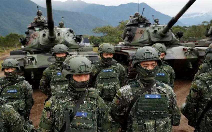 Китай проводит военные учения вокруг Тайваня