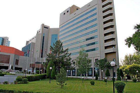 Первый пятизвездочный отель в Узбекистане выставили на продажу