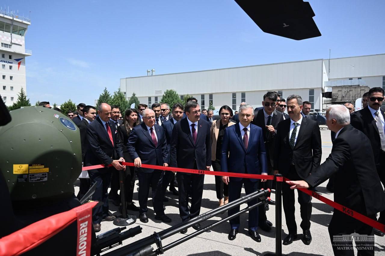 Президент Узбекистана ознакомился с оборонной промышленностью Турции