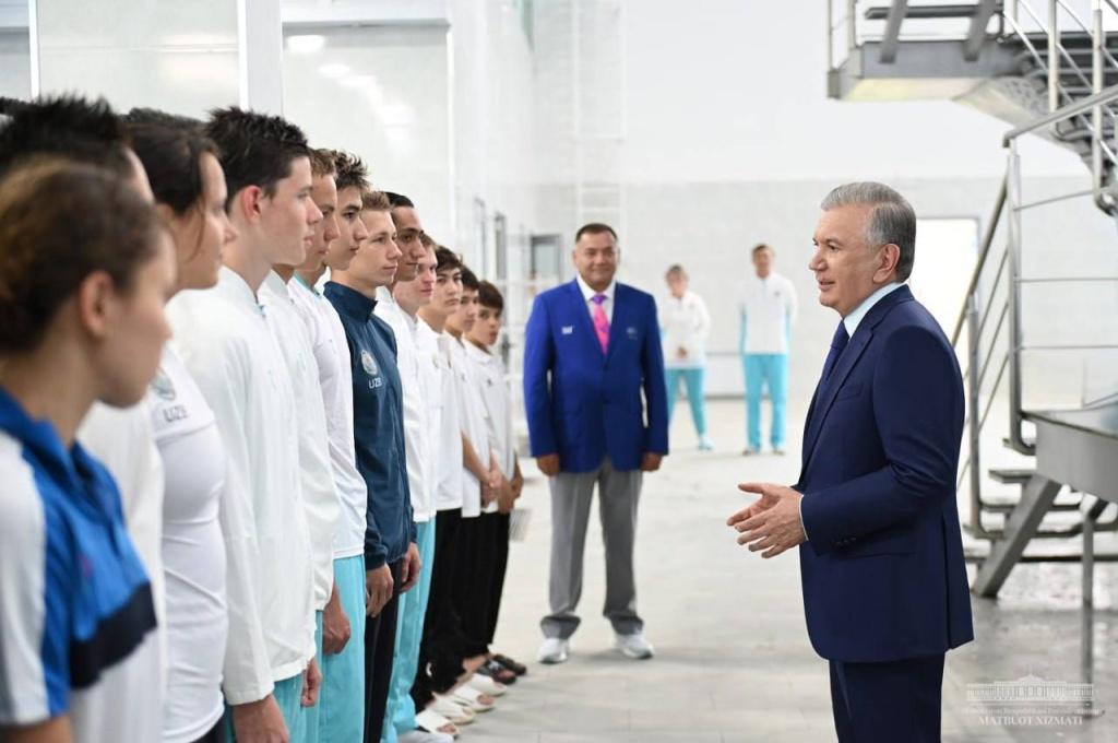 Президент посетил новый дворец водных видов спорта, открывшийся в Ташкенте