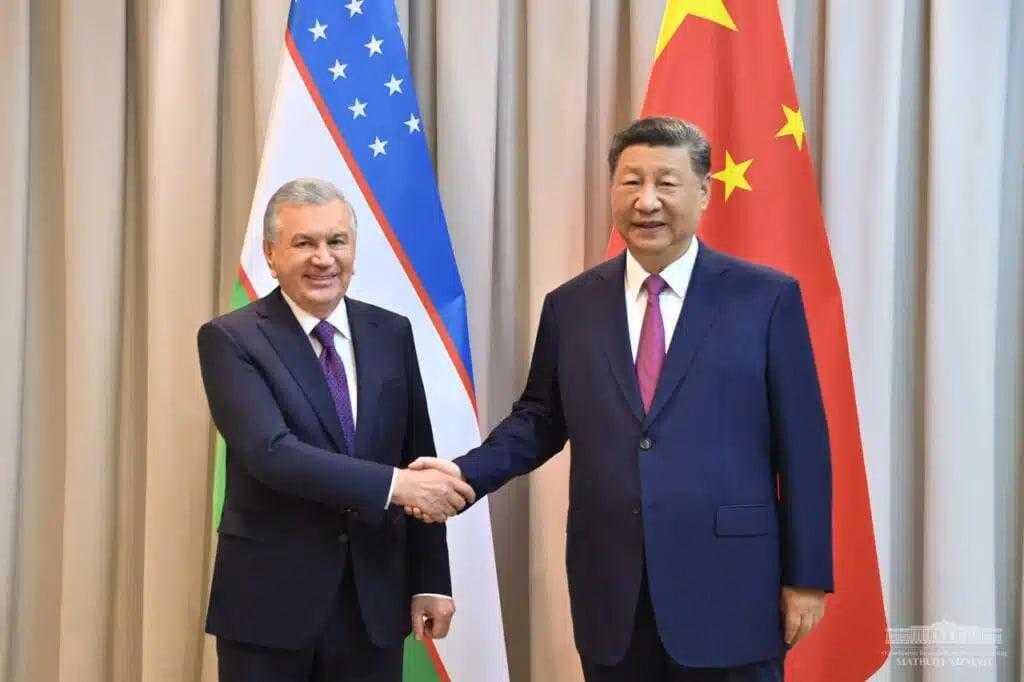Шавкат Мирзиёев Мирзиёев пригласил Си Цзиньпина посетить Узбекистан