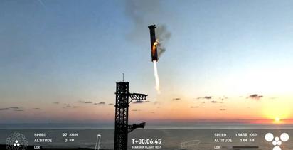 SpaceX впервые успешно вернула на Землю многоразовый ускоритель ракеты «Старшип»