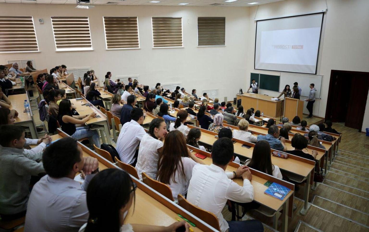 В Узбекистане для студентов продлили срок оплаты контрактов