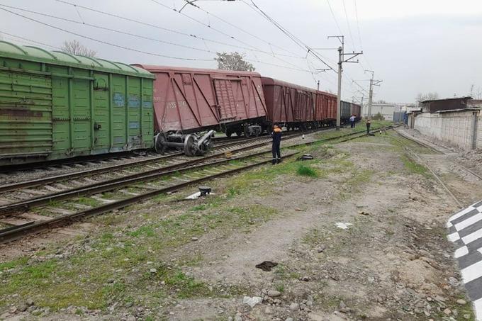 В Ташкенте сошли с рельсов несколько вагонов поезда — видео