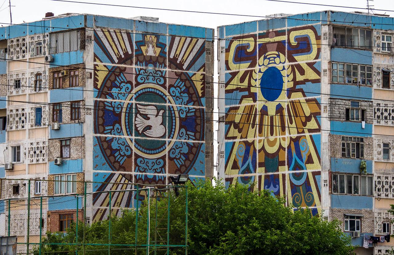 Почти 160 мозаик на зданиях в Узбекистане признали объектами культурного наследия