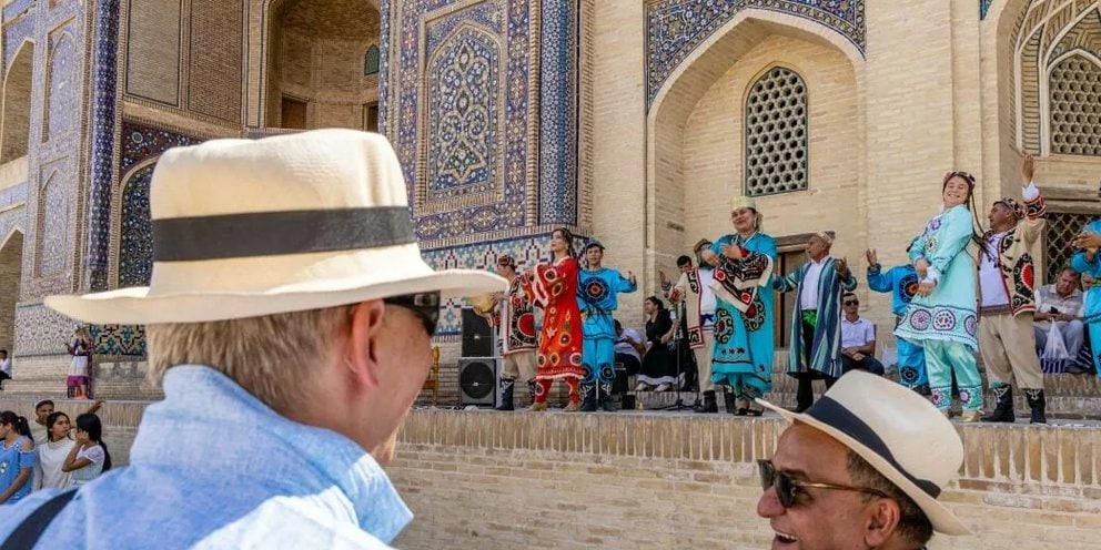 Количество туристов, посетивших Узбекистан, выросло в 2,5 раза