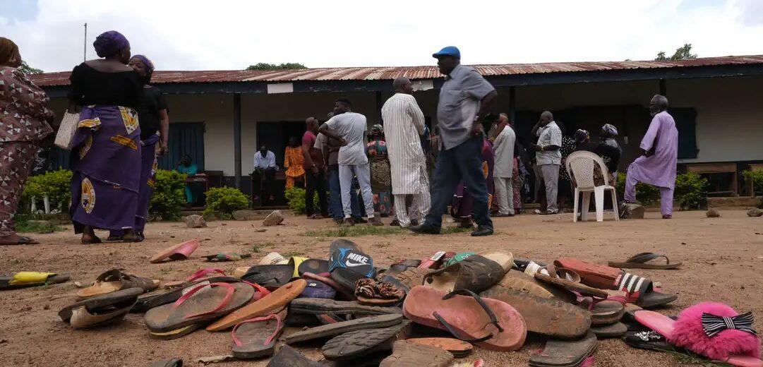 Нигерияда қуролли шахслар томонидан 300 га яқин бола ўғирлаб кетилди