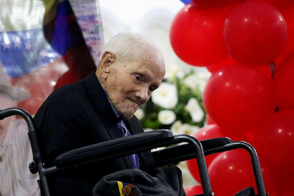 В возрасте 114 лет умер самый старый мужчина в мире