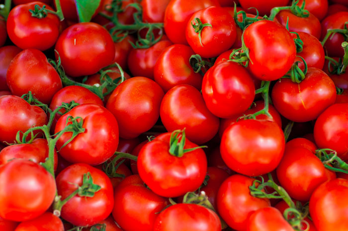 Узбекистан запретил ввоз помидоров и перца из Турции