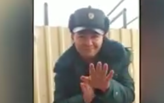 В Сырдарье молодой человек хотел набрать «лайки» за танец в форме сотрудника ОВД и был арестован
