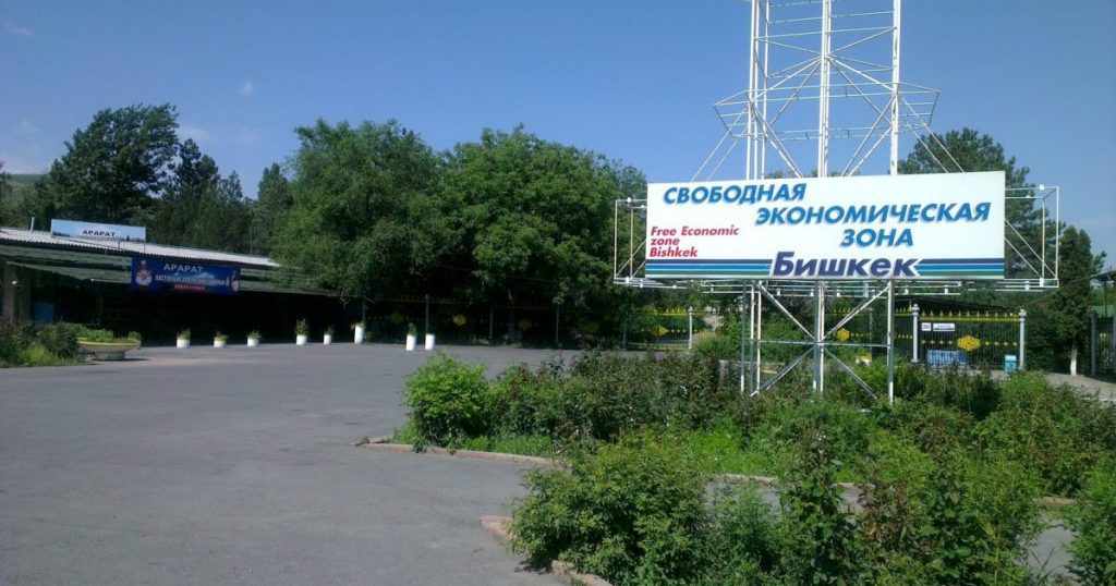 Узбекистан откроет фабрику легкой промышленности в Бишкеке