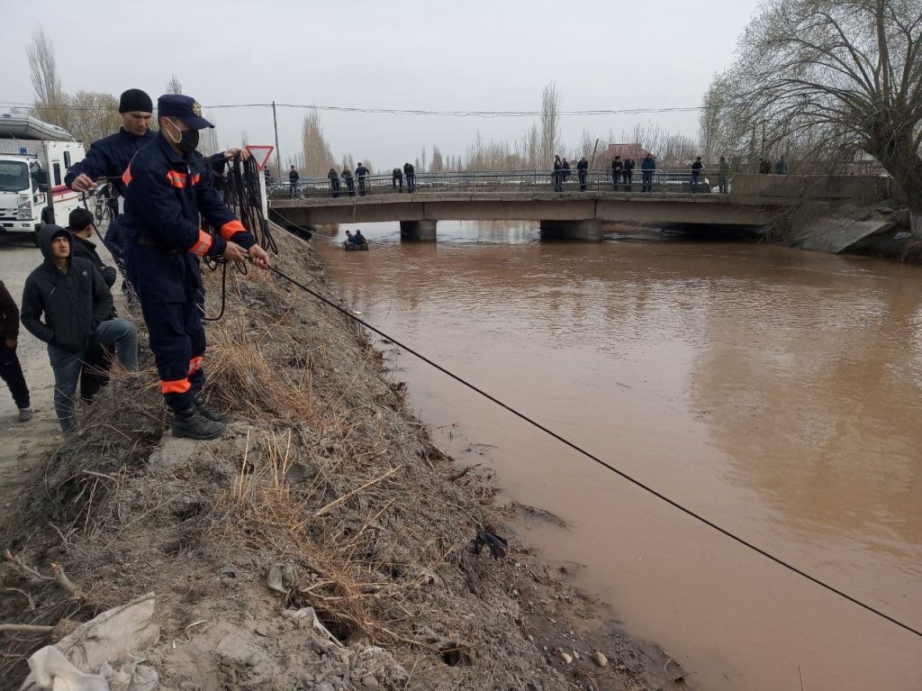 В МЧС раскрыли новые подробности об утонувшем шестикласснике в Большом Ферганском канале