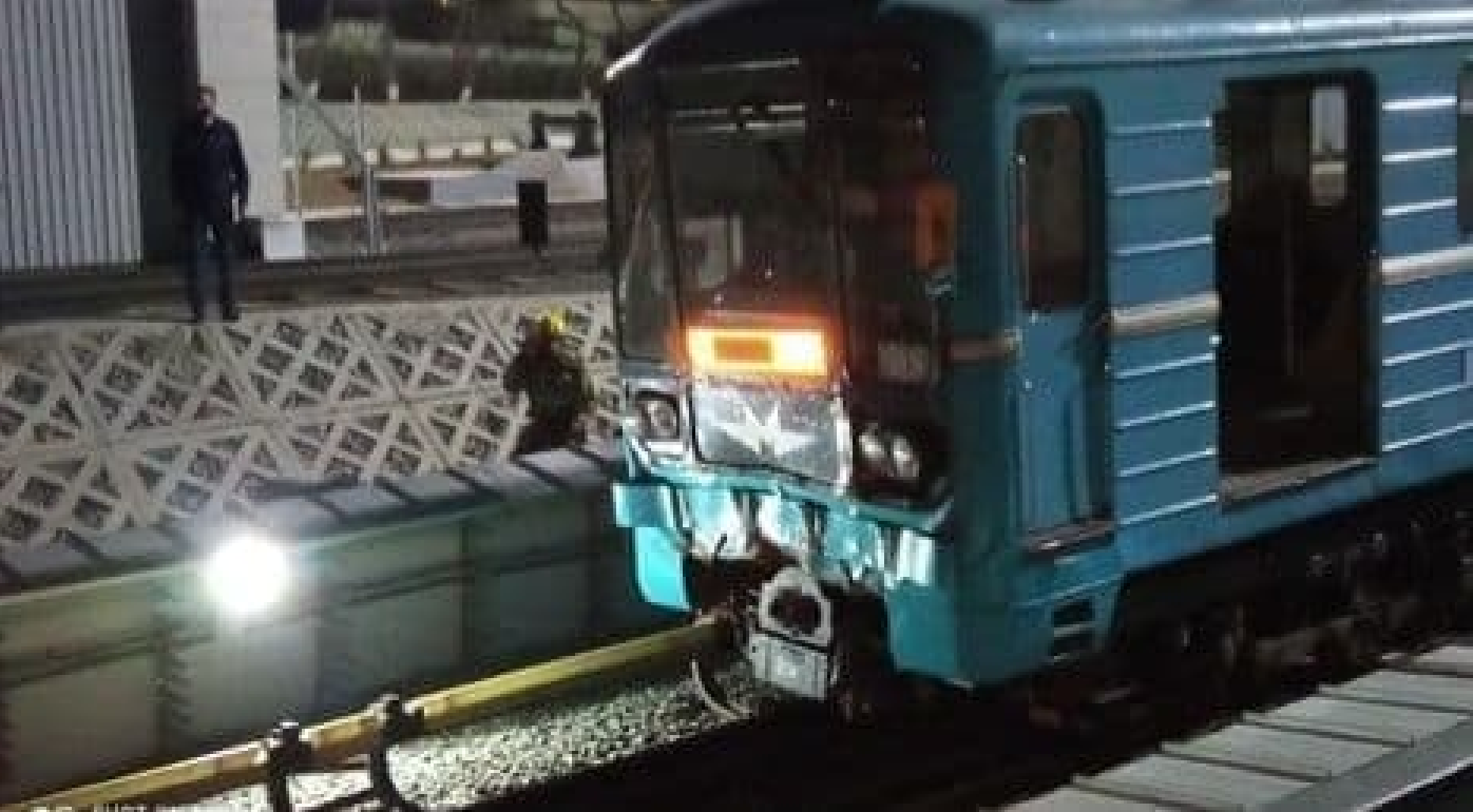 В ташкентском метрополитене ударились два состава поезда