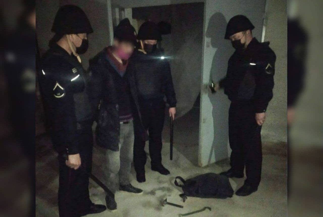 Мужчина в Ташкентской области пытался украсть деньги из дыры в здании банка