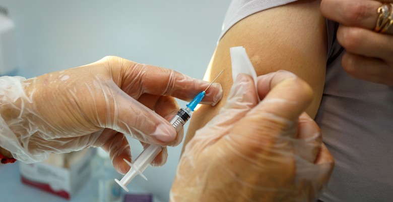 Вакцинацию препаратом AstraZeneca возобновят в Германии