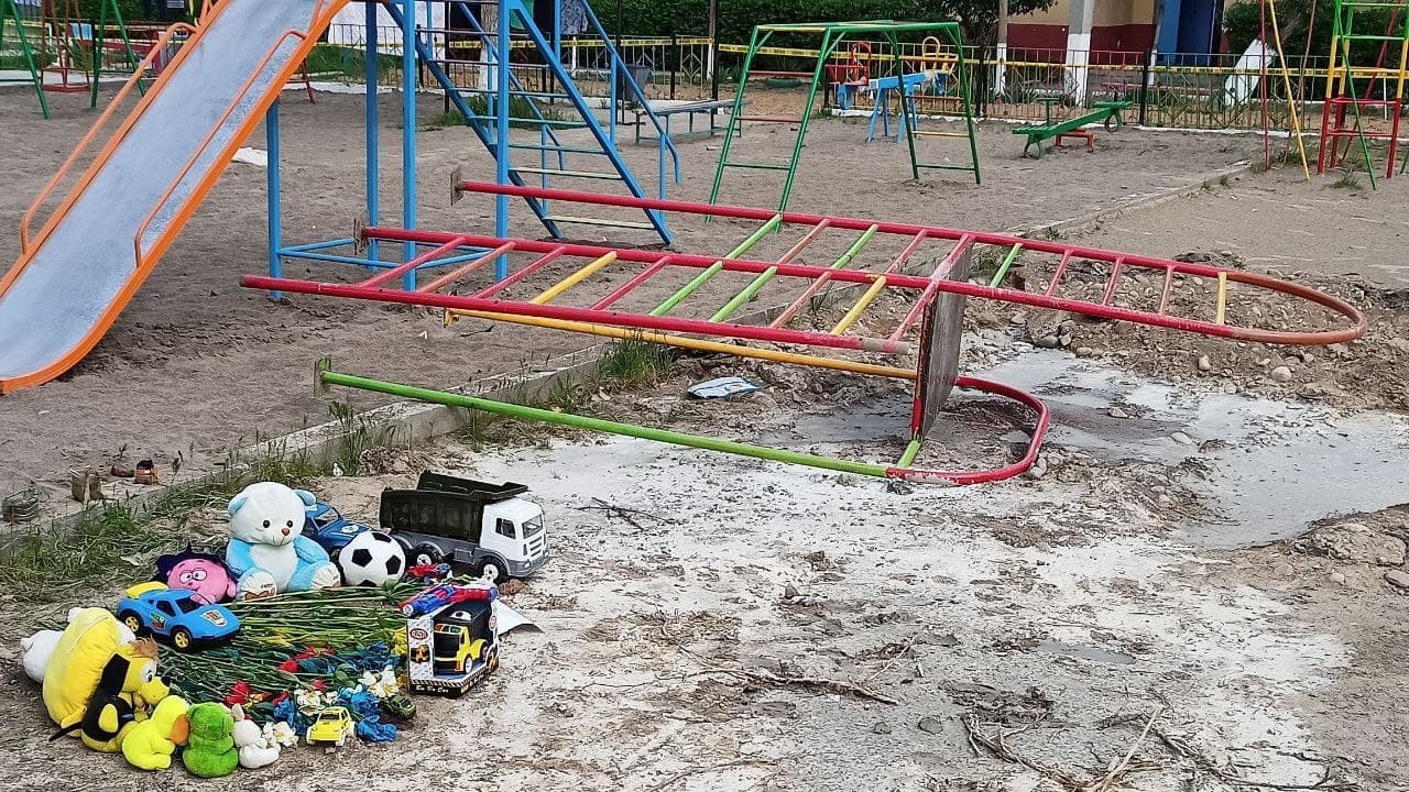 На детской площадке в Ташкенте умер восьмилетний ребенок
