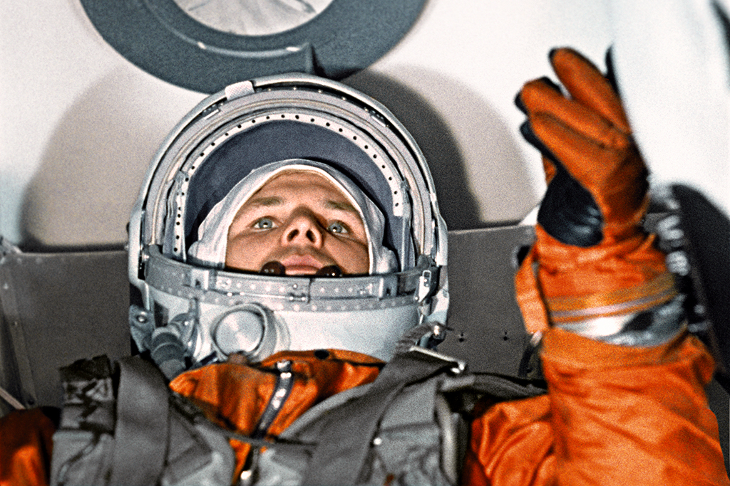 Юрий Гагарин за штурвалом, на экзамене и во время запуска: как проходила подготовка к полету – фото