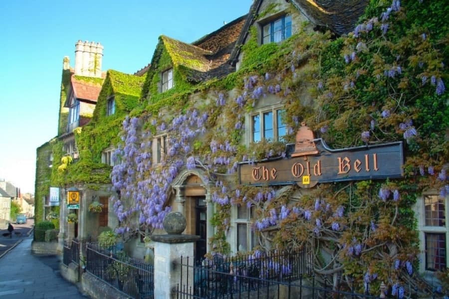 The Old Bell, Luna Baglioni и «пещерный» отели: самые старые гостиницы мира – фото
