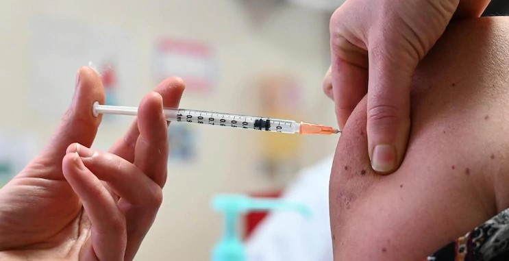 Почти половина опрошенных жителей Чехии хочет вакцинироваться препаратом Sputnik V