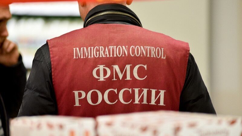В Томске возбудили уголовное дело против сотрудника миграционной службы за грубое задержание узбекистанца