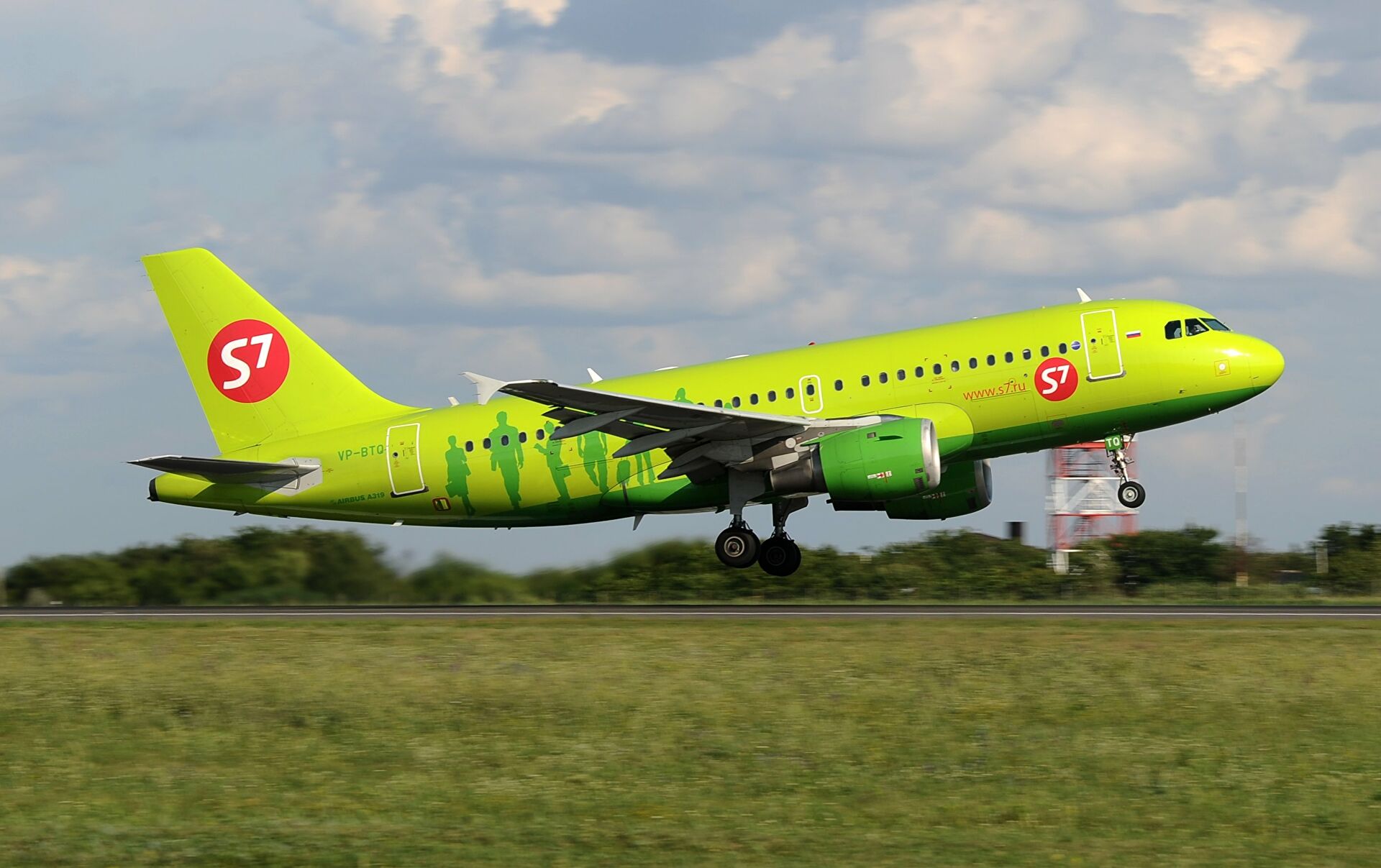 Авиакомпания S7 пожаловалась в Минтранс России на отсутствие рейсов в Узбекистан