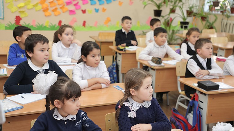 Узбекский язык будут преподавать как иностранный в русских классах