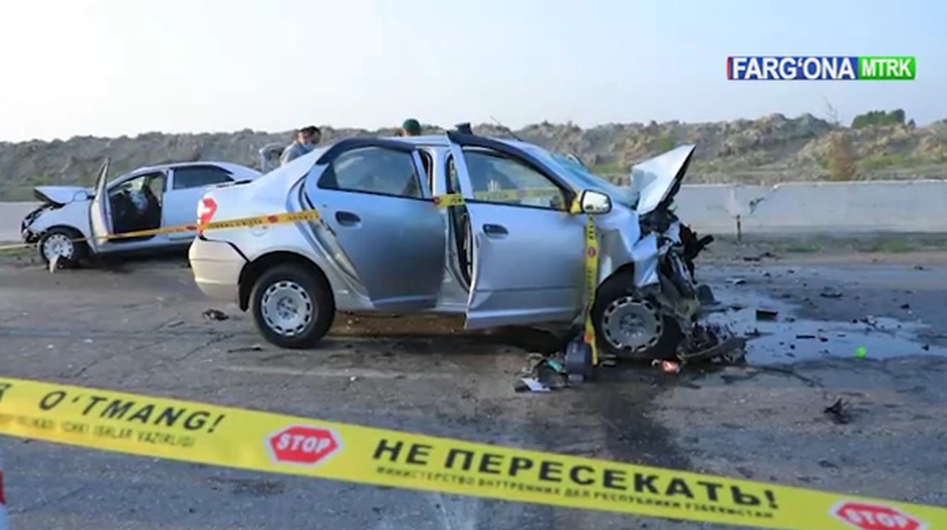 В Ферганской области шесть человек погибли из-за аварии — видео