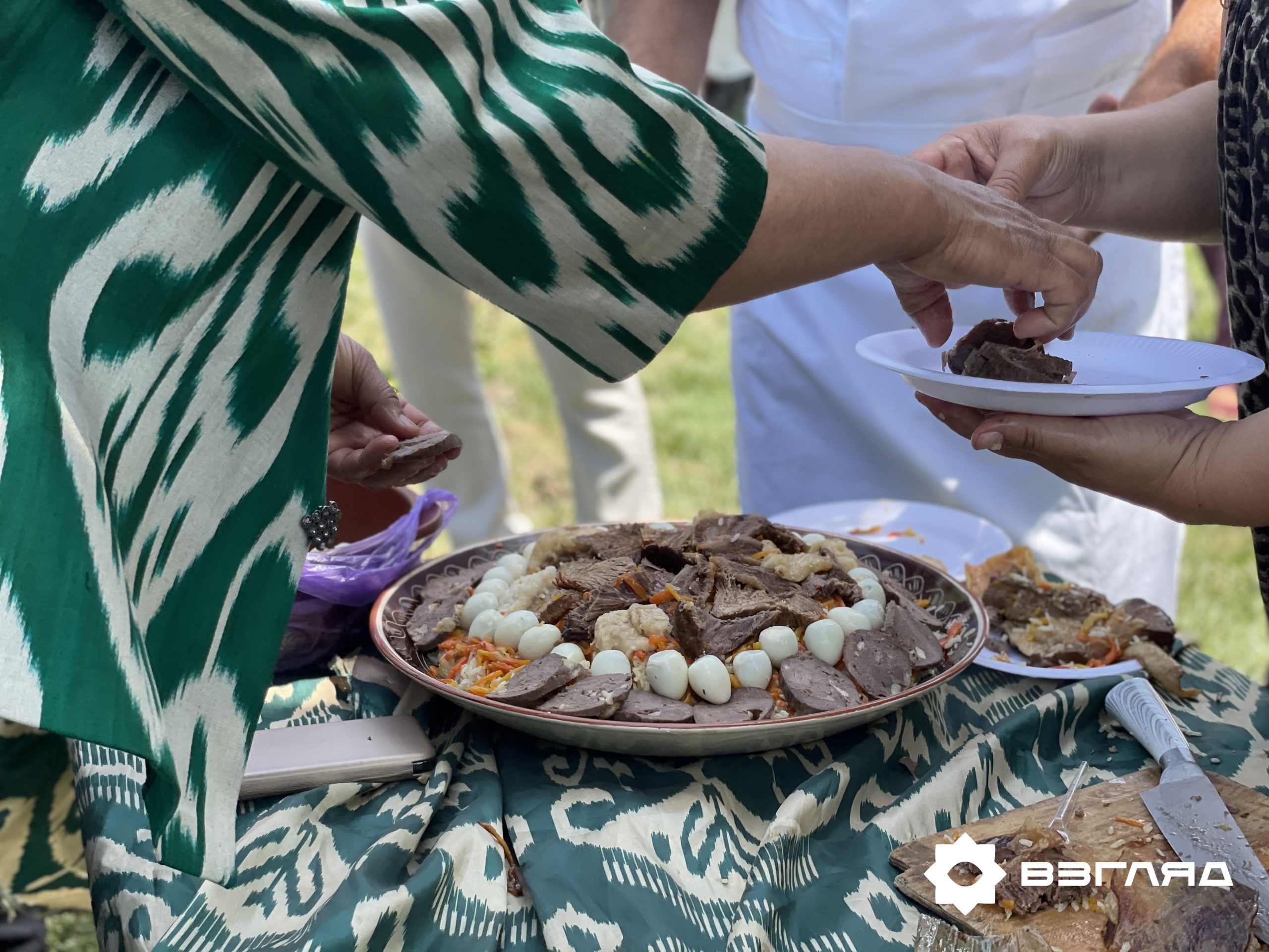 В Бухаре прошёл конкурс национальных блюд «Палов сайли» — фото