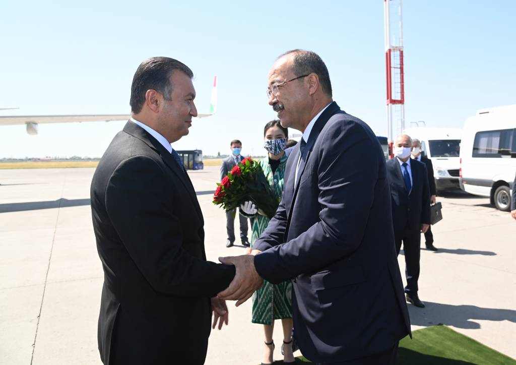 В Узбекистан прибыла делегация во главе с премьер-министром Таджикистана