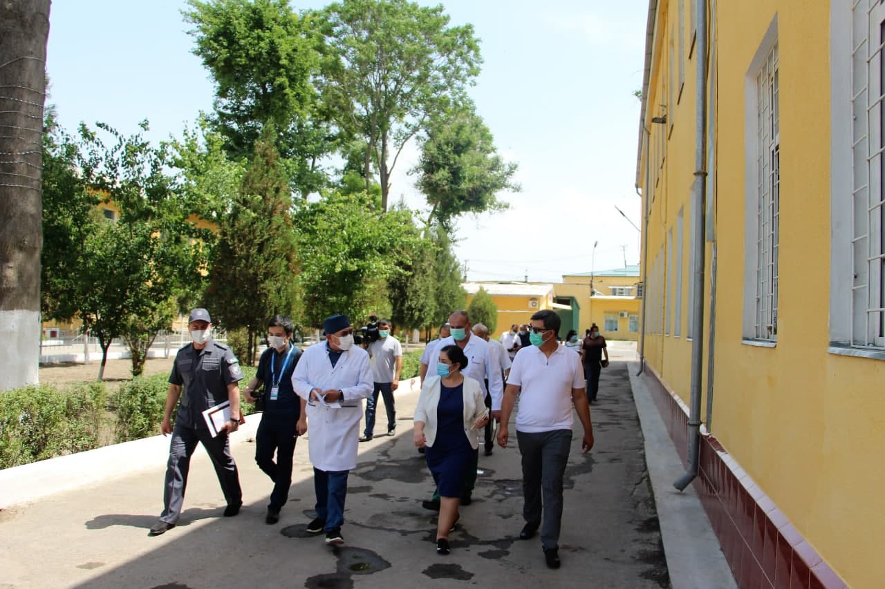 Омбудсмен по правам человека посетила больницу для заключенных в Ташкенте