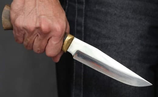 В Джизакской области мужчина 27 раз ударил ножом жену