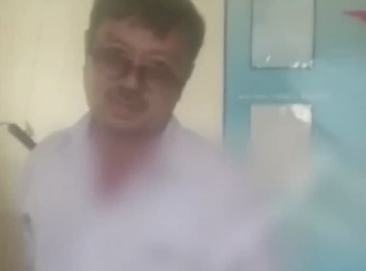 Завотделения в Сырдарьинской инфекционной больницы оскорбил повара – видео