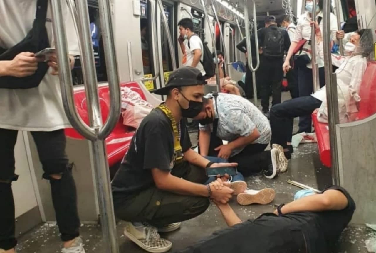 В Малайзии столкнулись два состава метро: есть пострадавшие