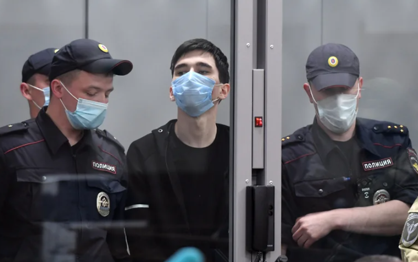 Напавшего на школу казанского стрелка арестовали на 2 месяца