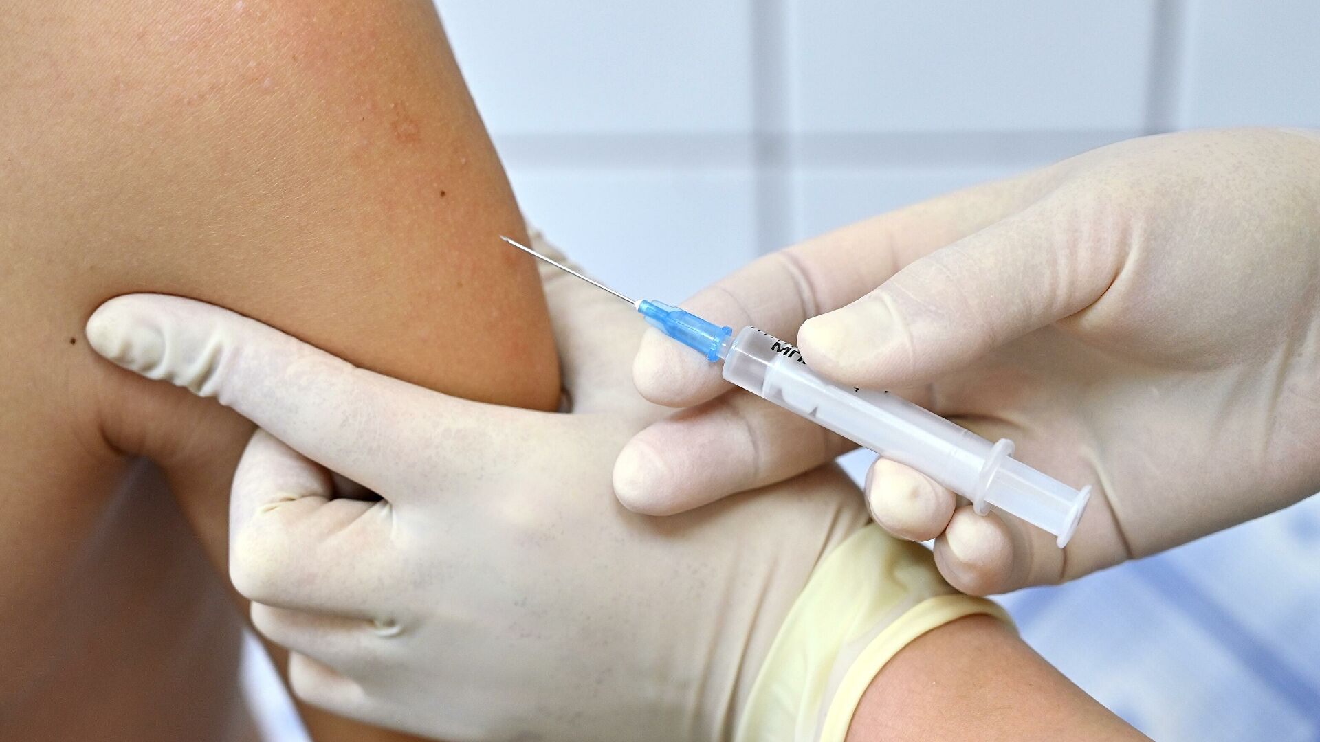 В Ферганской области за сутки вакцинировались около 20 тысяч человек