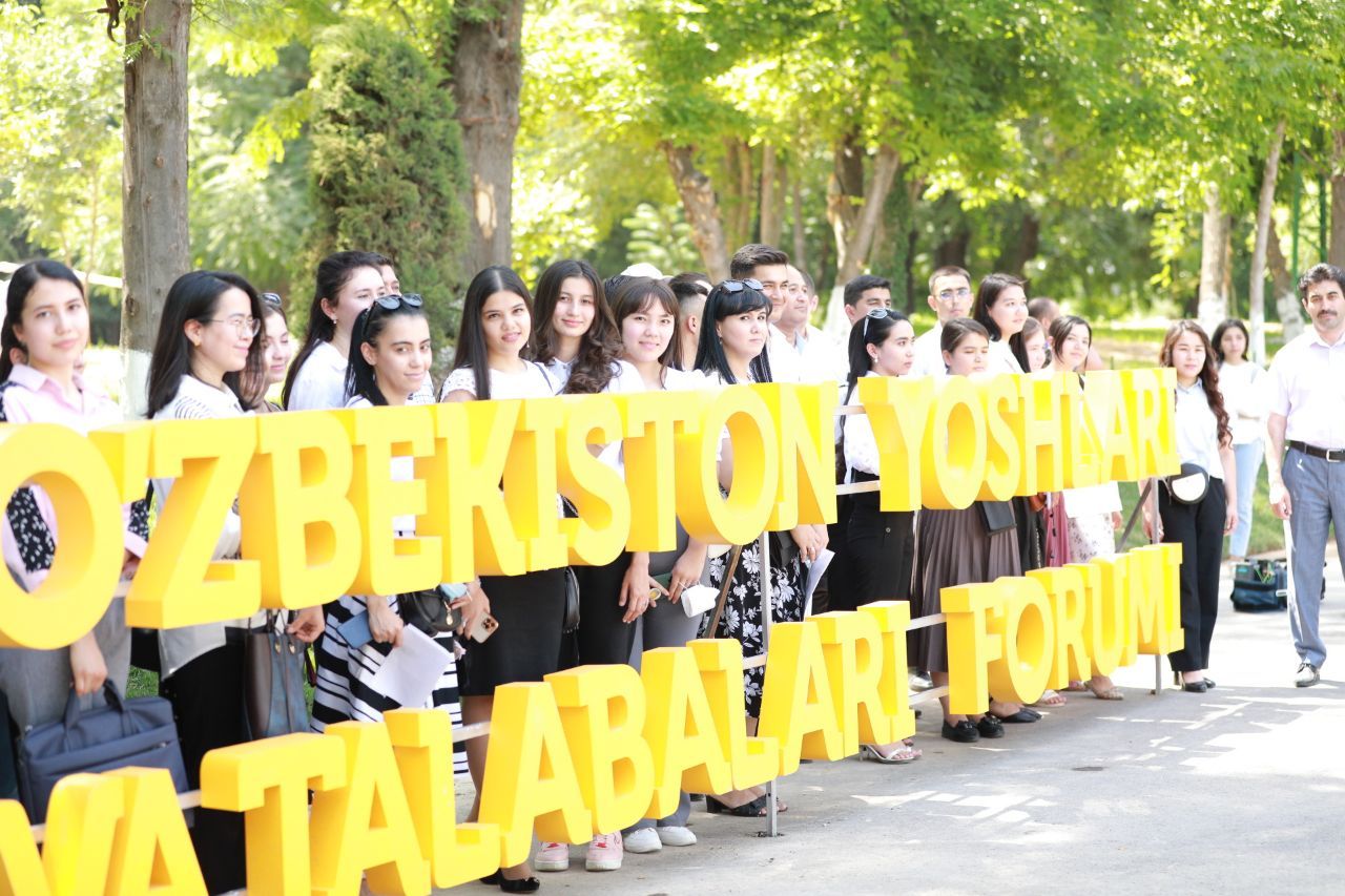 В День молодежи в Узбекистане проходит Форум молодежи и студентов