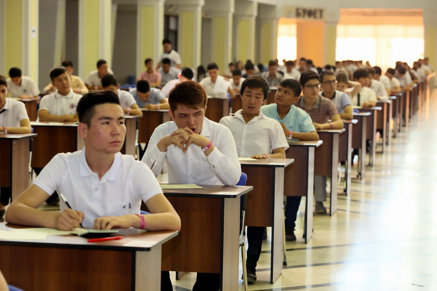 В Узбекистане планируют отменить вступительные экзамены в вузы