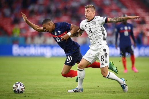 Франция «отскочила» в матче с Германией