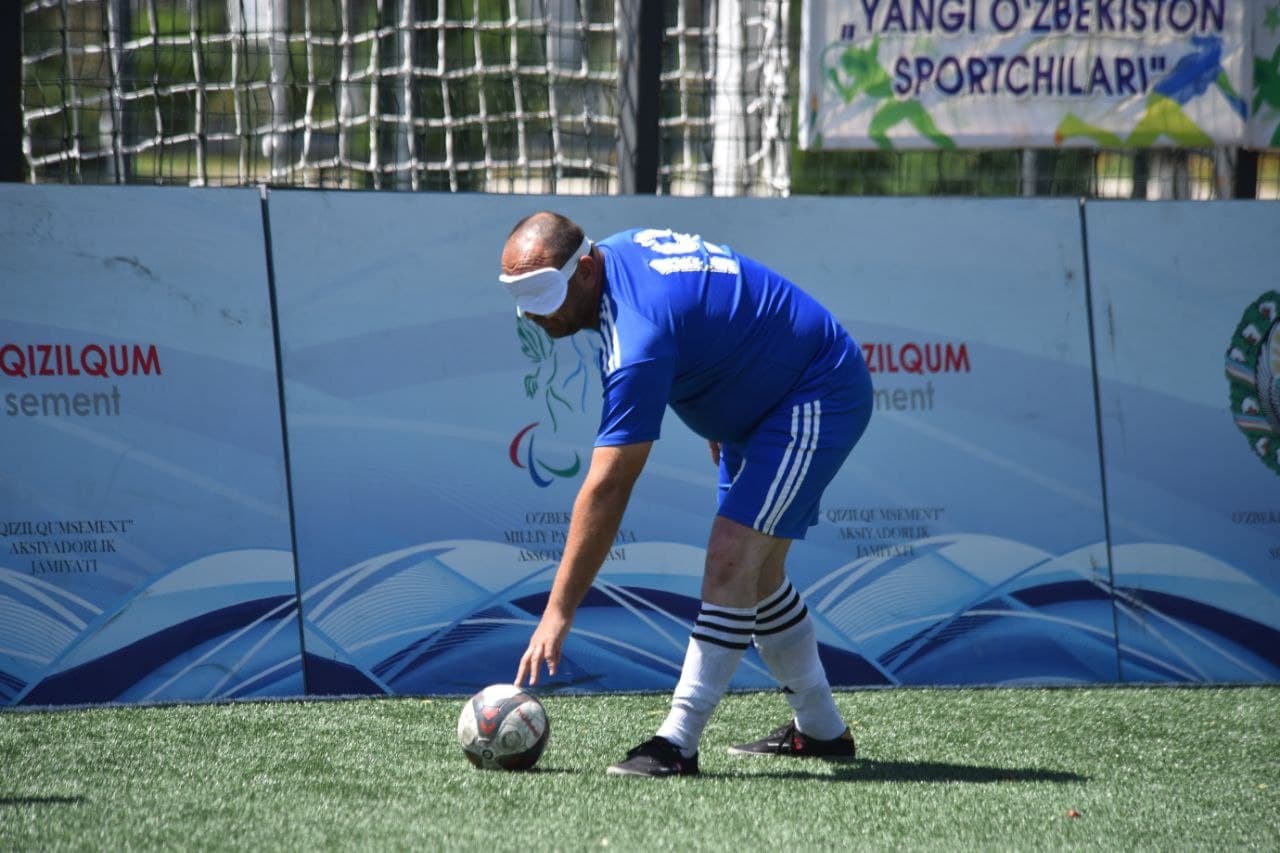 В Джизаке впервые начался чемпионат Узбекистана по парафутболу среди незрячих — фото