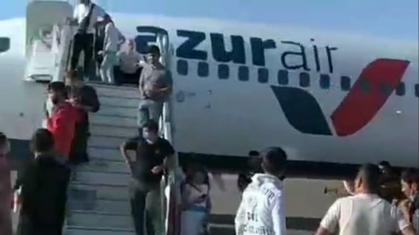В Узбекистане отменили один из рейсов в Россию — видео