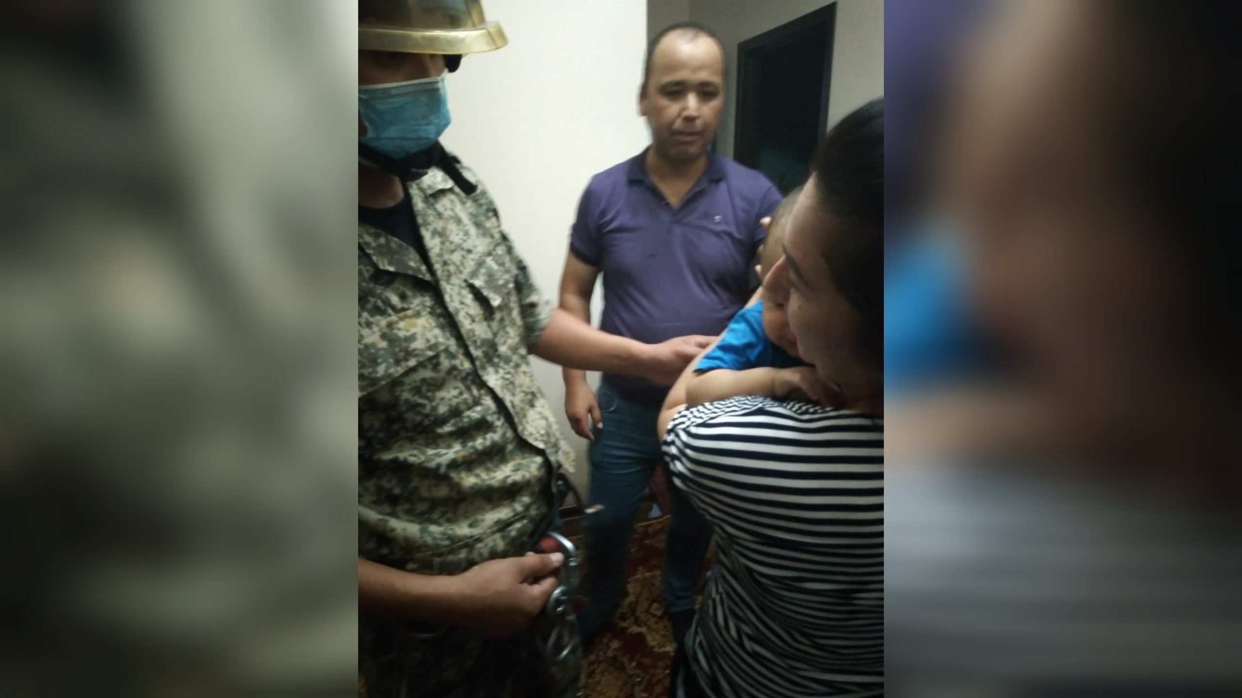 В одном из домов Гулистана 2-летний ребенок оказался запертым один дома |  Новости Узбекистана