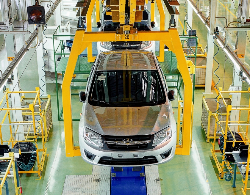На заводе, выпускающем Lada Vesta, увольняют 90% рабочих