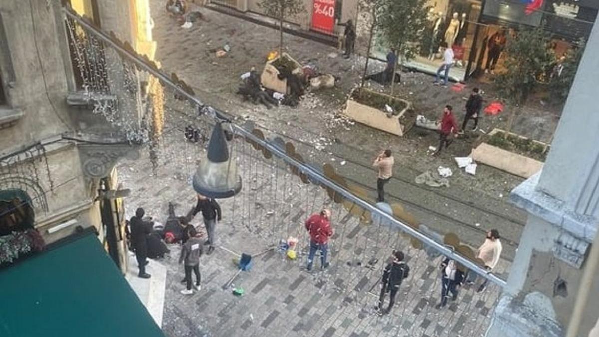 В Стамбуле в толпе людей прогремел взрыв: среди десятков пострадавших оказался узбекский блогер