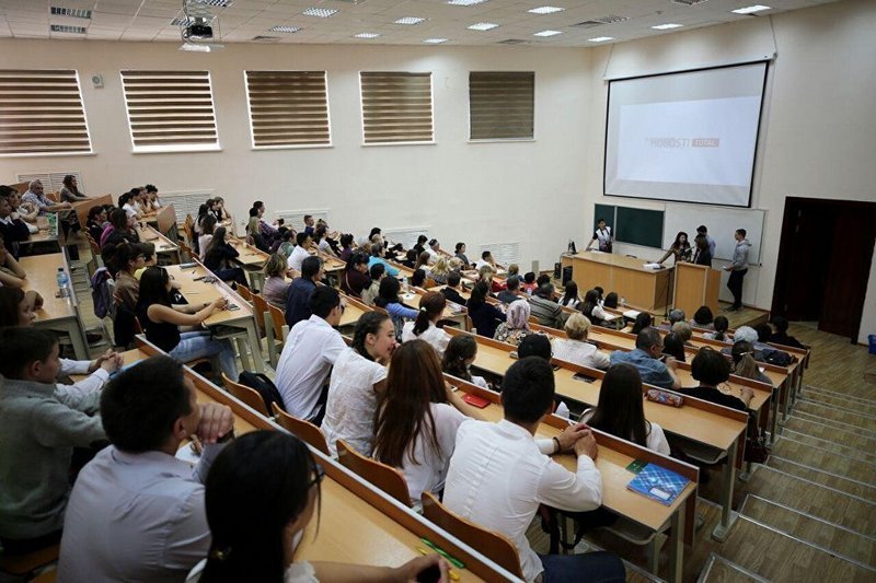 Количество студентов высших учебных заведений в Узбекистане превысило миллион человек