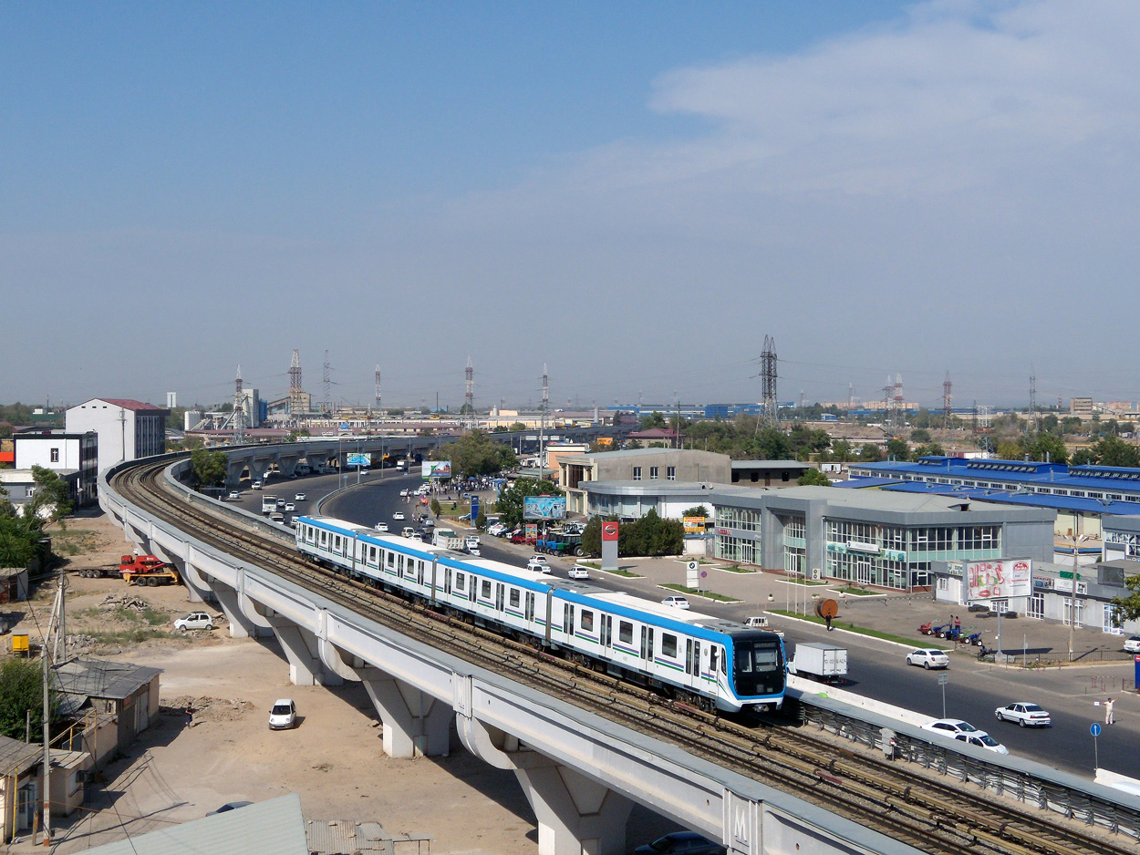 В Ташкенте создадут 2700 парковочных мест под эстакадами надземного метро